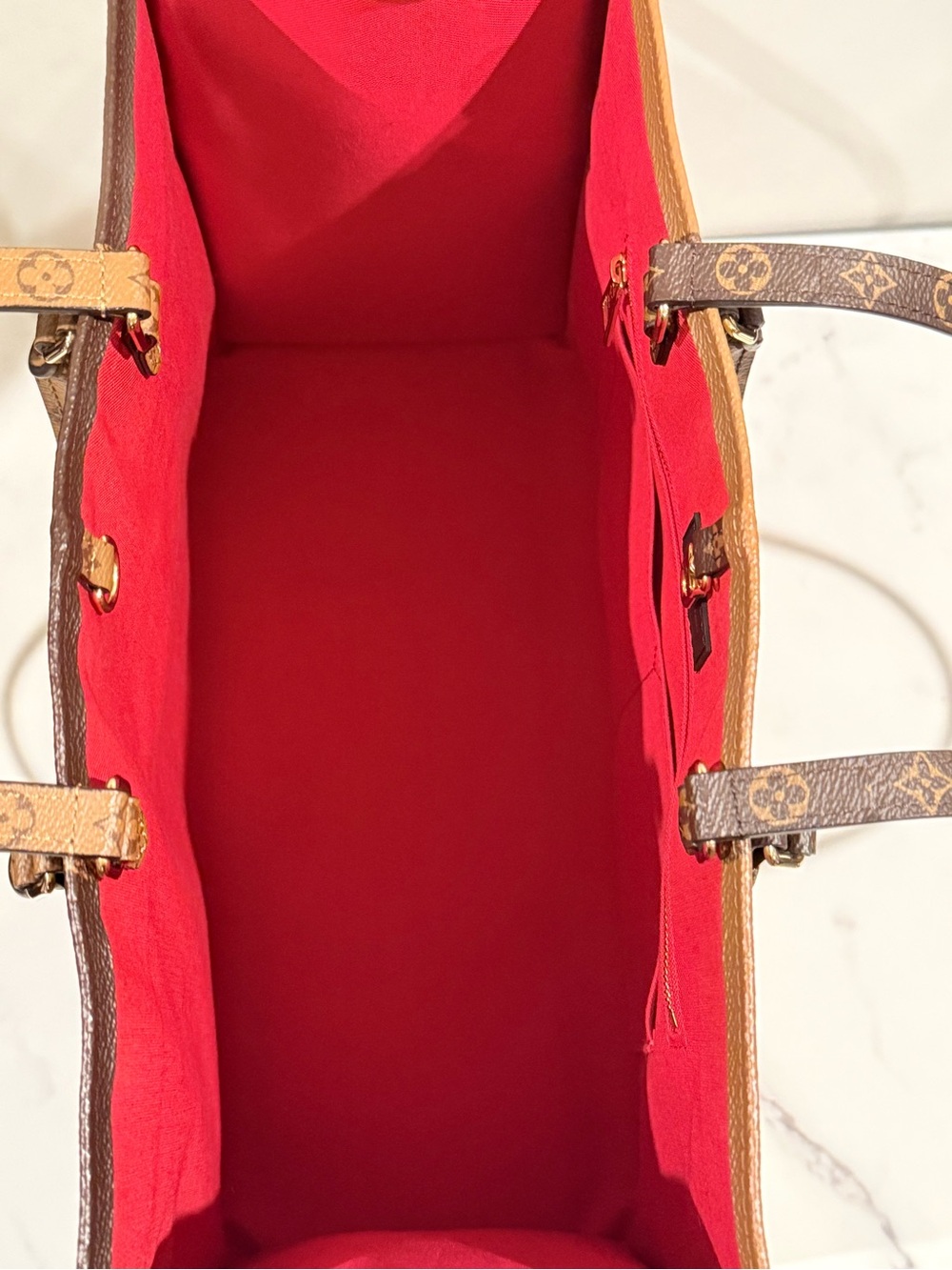 Louis Vuitton On The Go Reverse GM - Picture 11 of 16
